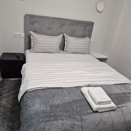 Budget Private Room Chişinău Esterno foto