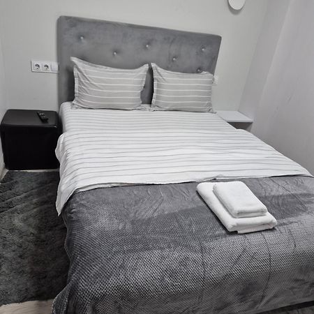 Budget Private Room Chişinău Esterno foto